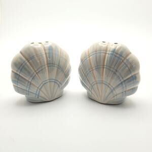 Pfaltzgraff Beachcomber Seashell Salt & Pepper Shakers Coastal Cottage Beach